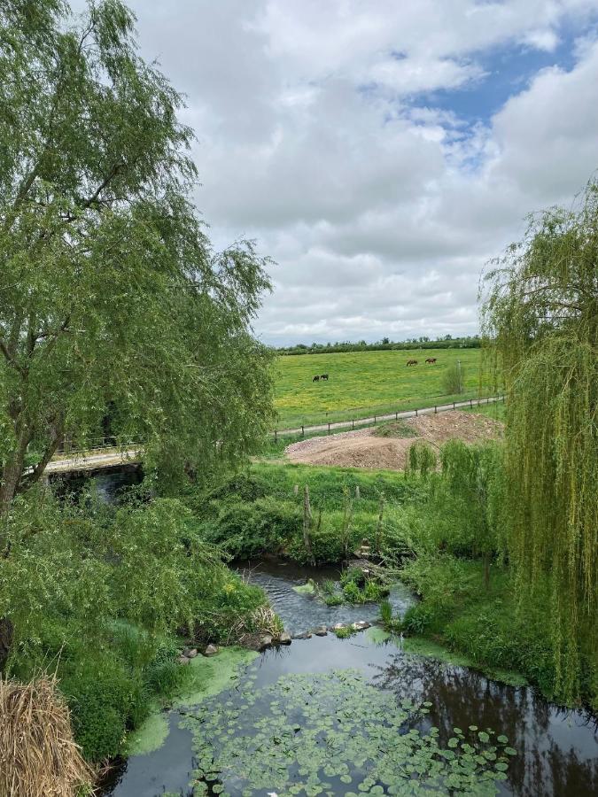 Moulin Le Fleurie Hotel Charenton-du-Cher Bagian luar foto