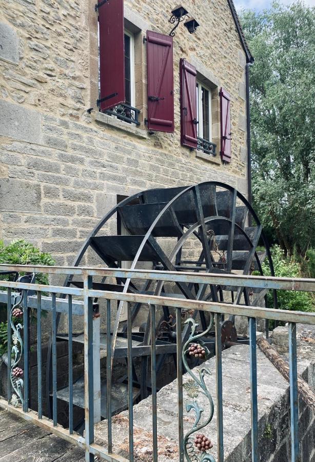 Moulin Le Fleurie Hotel Charenton-du-Cher Bagian luar foto