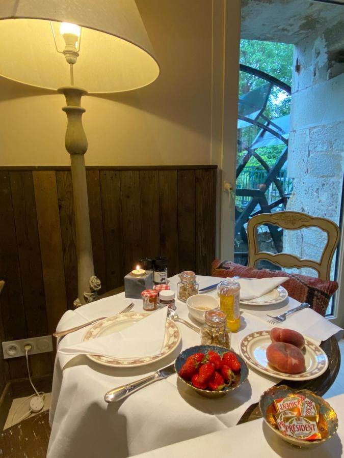 Moulin Le Fleurie Hotel Charenton-du-Cher Bagian luar foto