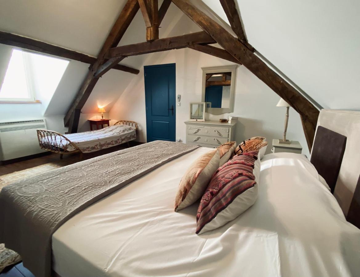 Moulin Le Fleurie Hotel Charenton-du-Cher Bagian luar foto