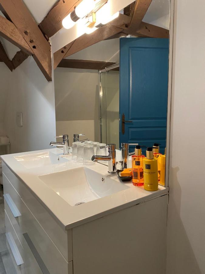 Moulin Le Fleurie Hotel Charenton-du-Cher Bagian luar foto