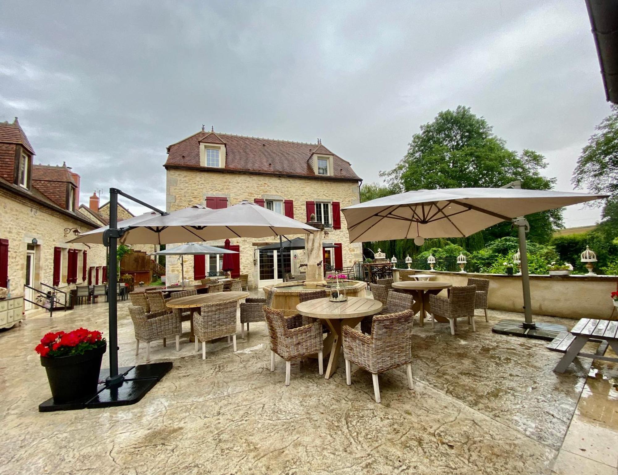 Moulin Le Fleurie Hotel Charenton-du-Cher Bagian luar foto